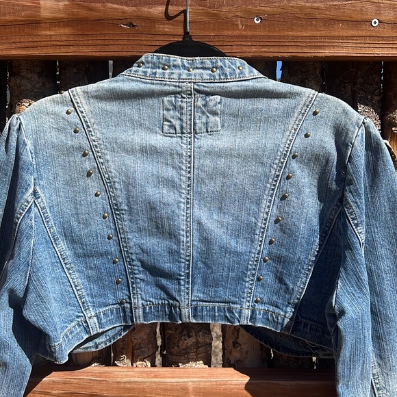 Cropped jean jacket - Picture 9 of 10